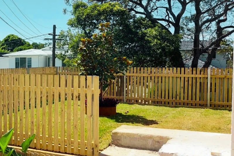 Custom timber fencing picket layout for residential front yard — Muller's Fencing Sydney